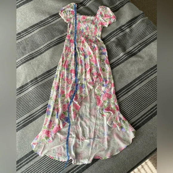 NWT Floral Smocked Puff Sleeve Midi Dress - Picture 15 of 16